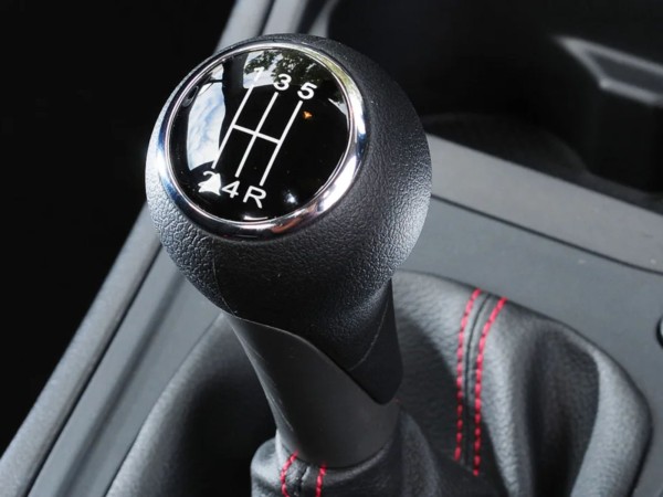 5 Tips Merawat Transmisi Manual pada Mobil, Penting Diketahui!