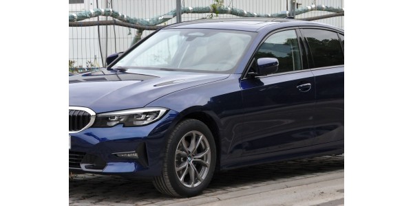 Mau Beli BMW Seri 3 Bekas? Ini Spesifikasi dan Harganya!
