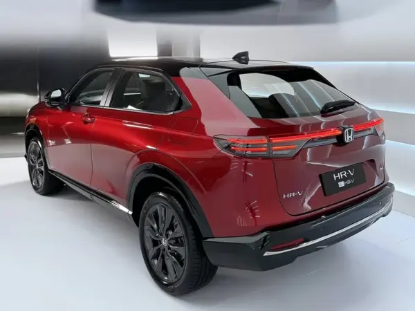 Mau Beli Mobil Honda yang Ada Sunroof? Ini 6 Daftarnya!